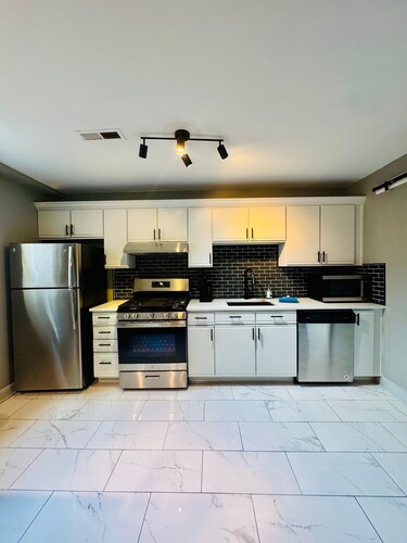 Lively Fox Loft, In Downtown, Walk to River & Bars, Arcada across the street