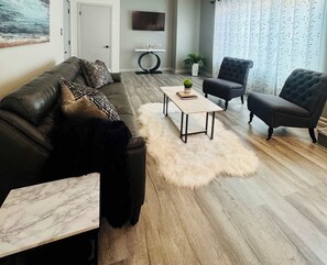 TV, offices - Lively Fox Loft, In Downtown, Walk to River & Bars, Arcada across the street (St. Charles)