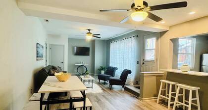 Lively Fox Loft, In Downtown, Walk to River & Bars, Arcada across the street