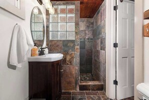 Shower, towels - Charming 3BR Cottage + Garden, Walk to Downtown & Metra, Sleeps 6 (Geneva)