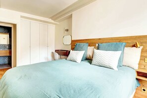2 Schlafzimmer, Schreibtisch, Bügeleisen/Bügelbrett, WLAN
