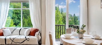 Modern 3b/3b Townhouse @Issaquah | Near Trails