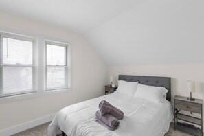 3 Schlafzimmer, Schreibtisch, Bügeleisen/Bügelbrett, WLAN