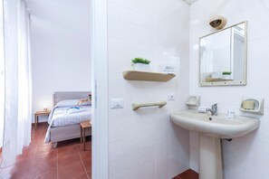 Standard-Penthouse, 1 Schlafzimmer, Balkon (Una Finestra Sul Porto) | Badezimmer