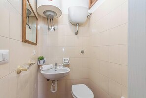 Standard-Penthouse, Mehrere Schlafzimmer (Una Finestra Sul Porto) | Badezimmer