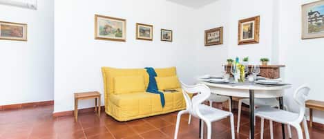 Standard Penthouse, Multiple Bedrooms (Una Finestra Sul Porto) | Dining