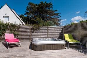 Outdoor spa tub - Contemporary house, beach within walking distance (Sarzeau)