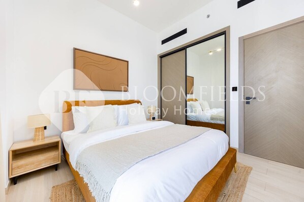 Coffres-forts dans les chambres, fer et planche à repasser