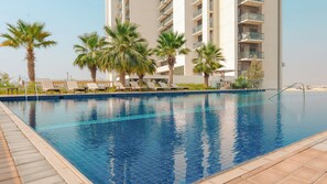 Outdoor pool - KeyRock Living - Golf Gate Apartment  (Dubai)