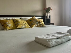 WiFi, bed sheets