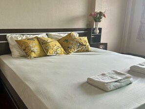 WiFi, bed sheets