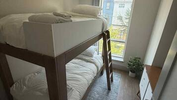 3 bedrooms, desk, iron/ironing board, travel cot