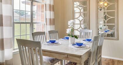 < 1 Mi to Oak Tree National: Cozy Getaway!