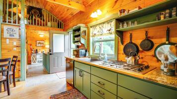 Apartment (0 Bedroom) | Interior