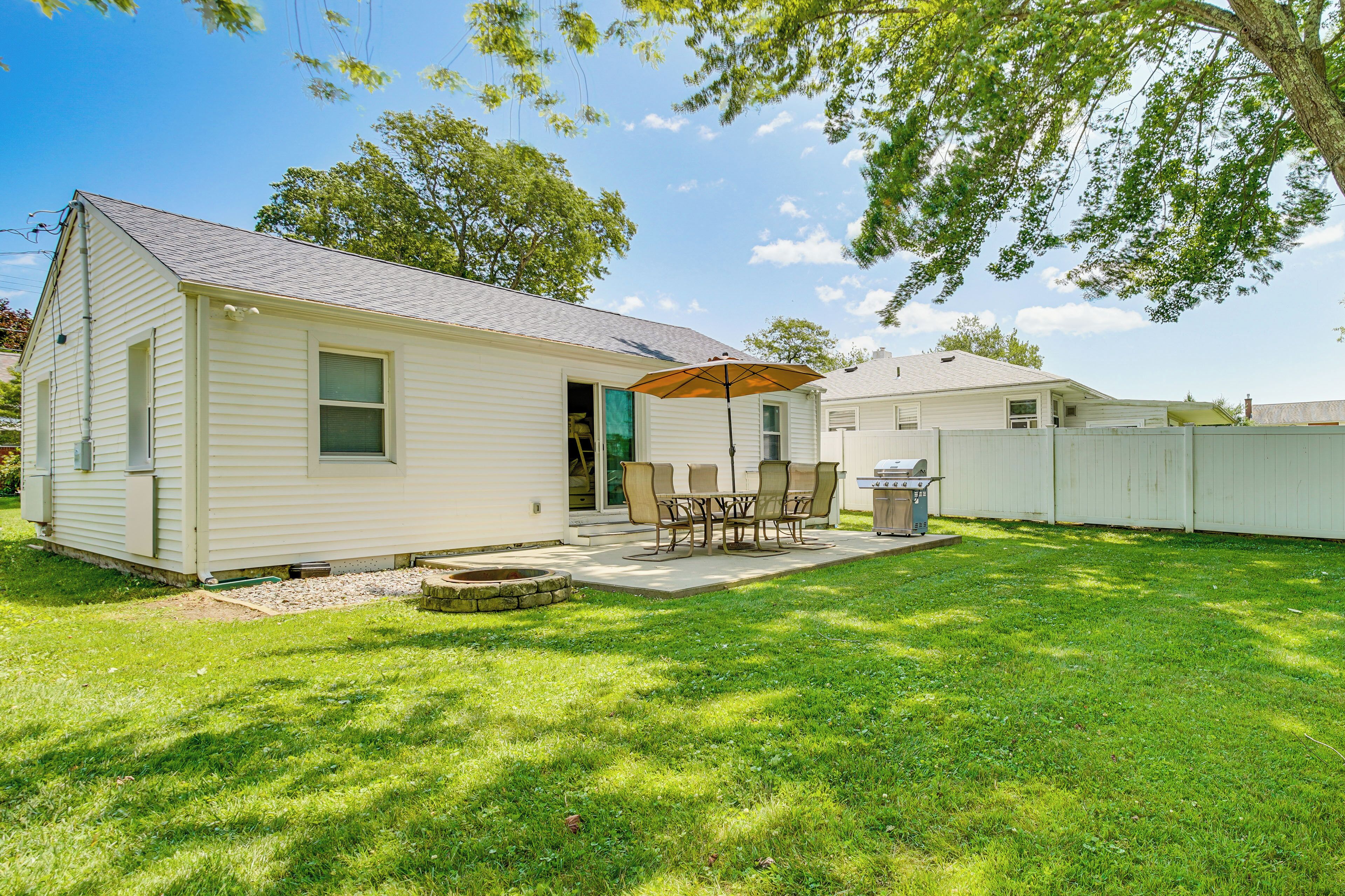 House (3 Bedrooms) | Front of property