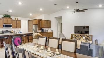 House (2 Bedrooms) | Interior