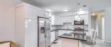 House (4 Bedrooms) | Interior