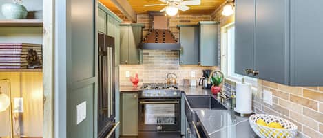 House (2 Bedrooms) | Interior