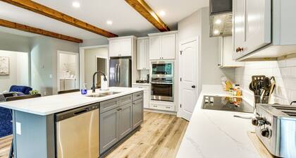 Boat Dock + Lake Hartwell Access: Family Getaway!