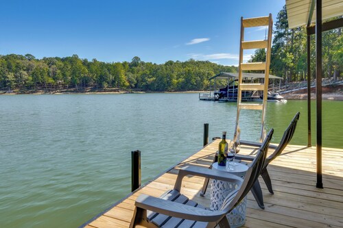 Boat Dock + Lake Hartwell Access: Family Getaway!