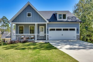 Interior - Waterfront Retreat on Lake Hartwell w/ Dock (Lavonia)