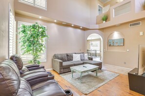 House (4 Bedrooms) | Interior - Family Gem w/ Spacious Outdoor Oasis in Scottsdale (Scottsdale)