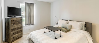 1 Mi to Denton Square: Family Home w/ Fenced Yard!