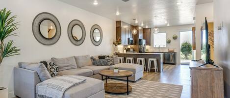 Apartment (4 Bedrooms) | Front of property