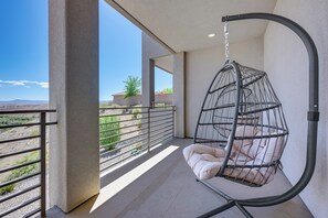 Apartment (4 Bedrooms) | Interior - 7 Mi to Snow Canyon: Townhome w/ Arcade Games! (St. George)