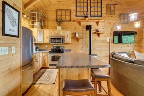 Interior - Snowmobile & Hike! Mindoro 'pettinger' Getaway (Mindoro)