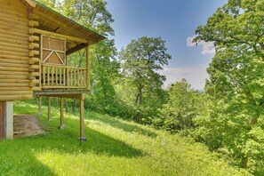 House (1 Bedroom) | Interior - Snowmobile & Hike! Mindoro 'pettinger' Getaway (Mindoro)