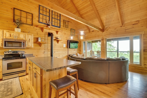 House (1 Bedroom) | Interior - 'pettinger' Getaway w/ Bluff Views in Mindoro! (Mindoro)