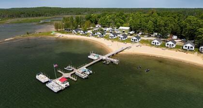 Fish, Boat & Relax: Lakefront Cedarville Cabin 1