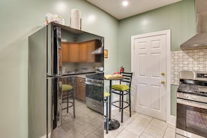 House (2 Bedrooms) | Interior