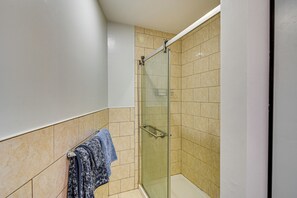 House (2 Bedrooms) | Interior - Walkable Neighborhood: Updated Morton Home! (Morton)