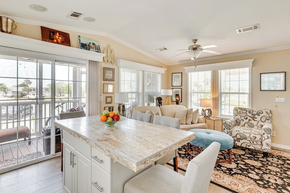 House (2 Bedrooms) | Interior - 4 Mi to Fort Myers Beach: Home w/ Resort Perks! (Fort Myers)