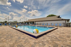 House (2 Bedrooms) | Interior - 4 Mi to Fort Myers Beach: Home w/ Resort Perks! (Fort Myers)