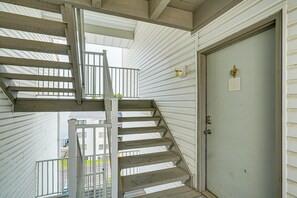 Apartment (2 Bedrooms) | Interior - Pool Access & Lake Views: Osage Beach Family Gem (Osage Beach)