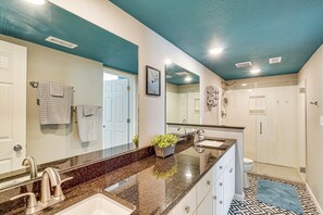 Apartment (2 Bedrooms) | Interior - Pool Access & Lake Views: Osage Beach Family Gem (Osage Beach)