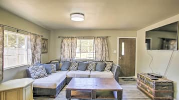 House (3 Bedrooms) | Front of property