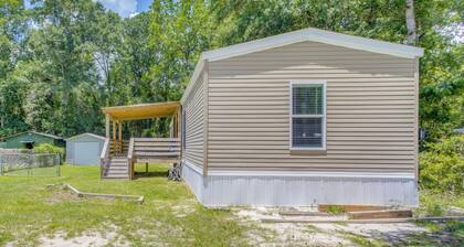 2 Mi to Ocean Isle Beach: Family Home w/ Deck!