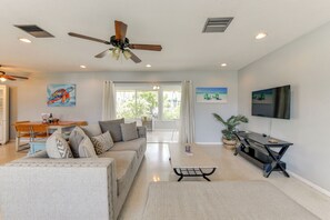House (2 Bedrooms) | Front of property - 3 Mi to Siesta Key Beach: Snowbird Haven w/ Lanai (Sarasota)