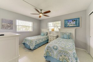 House (2 Bedrooms) | Interior - 3 Mi to Siesta Key Beach: Snowbird Haven w/ Lanai (Sarasota)