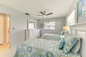 Interior - 3 Mi to Siesta Key Beach: Snowbird Haven w/ Lanai (Sarasota)