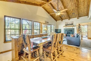 Interior - Hot Tub Haven w/ Game Room & Grill in Ruidoso! (Ruidoso)