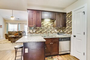 Apartment (3 Bedrooms) | Interior - 7 Mi to Dtwn Augusta: Townhome Near Shops & Eats! (Grovetown)