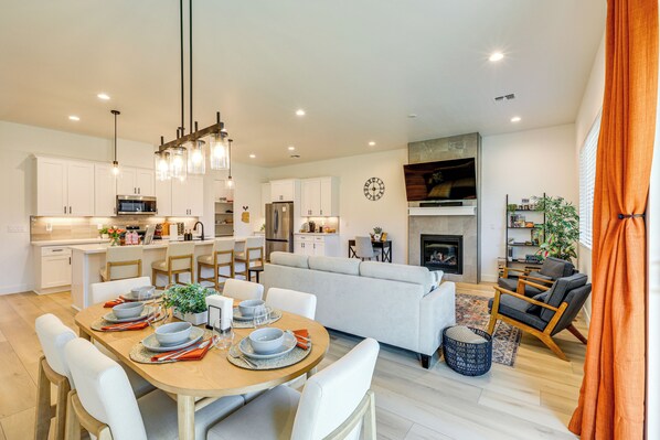 House (3 Bedrooms) | Interior