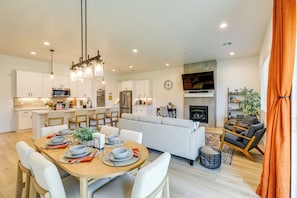 House (3 Bedrooms) | Interior
