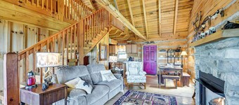 2 ไมล์ถึง เมเบอรีมิลล์: เคบิน วิวภูเขา พร้อม ระเบียง!