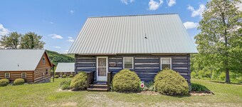 2 Mi to Mabry Mill: Mtn-view Cabin w/ Porch!